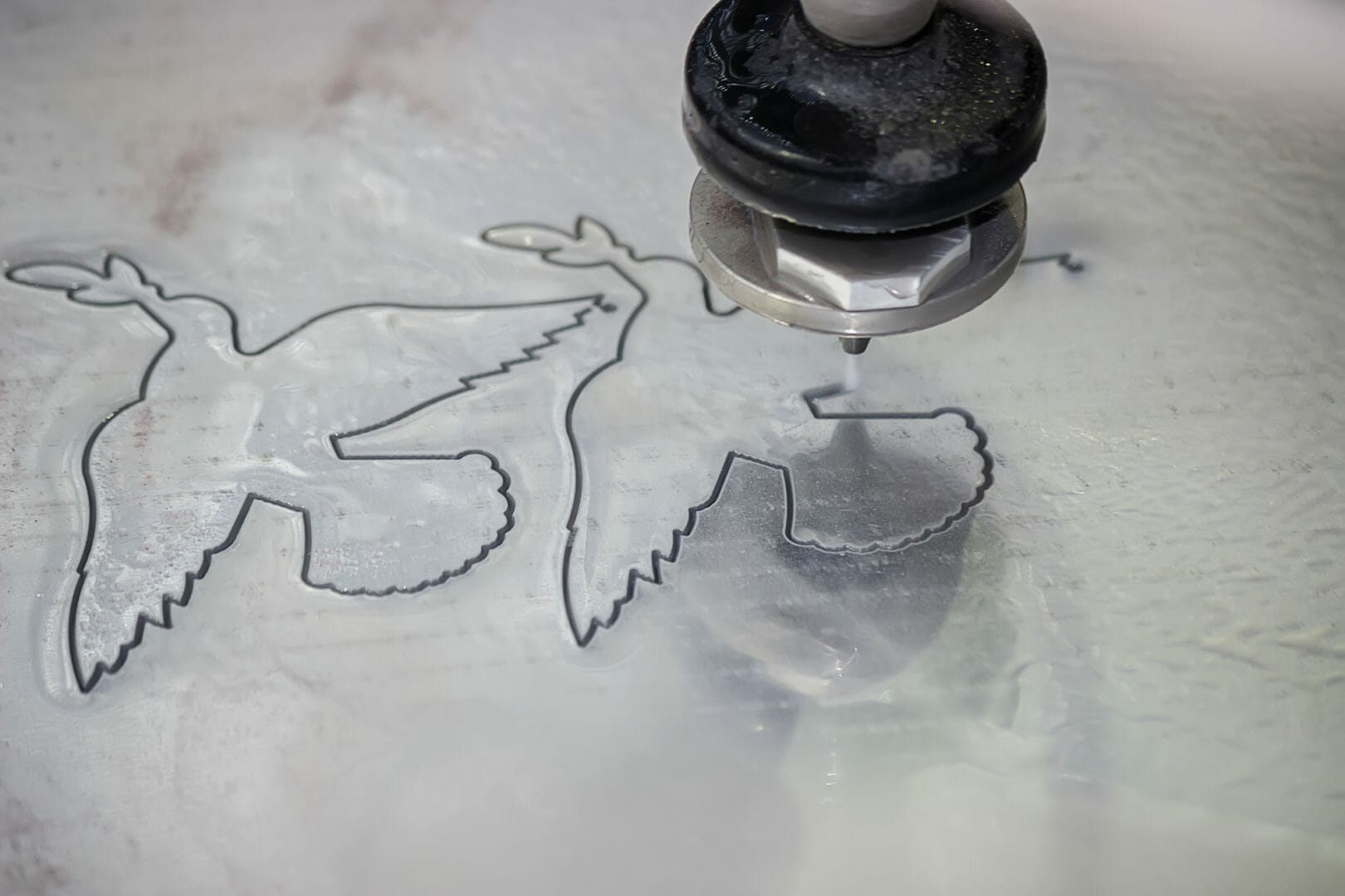 A Comprehensive Guide to Laser Cutting vs Water Jet Cutting